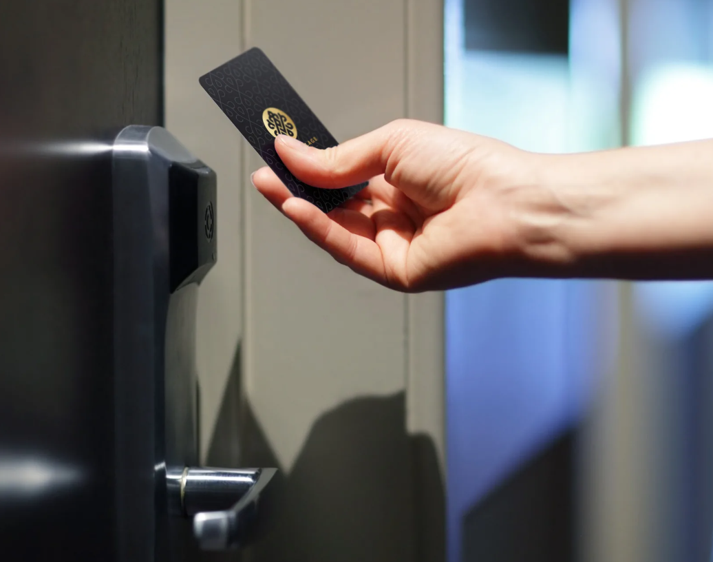 Зачем нужна СКУД отелю и что она собой представляет