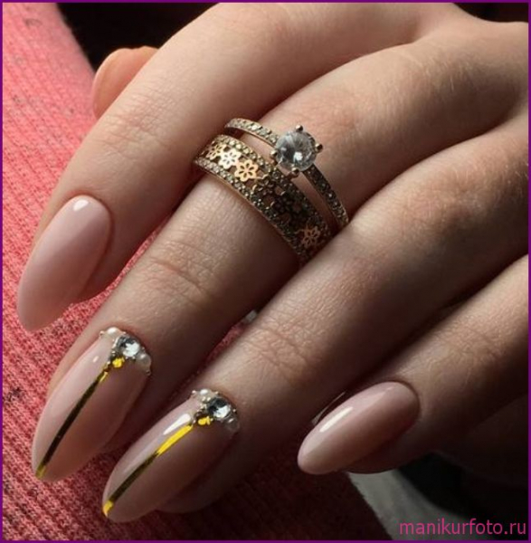 Маникюр с фольгой 2019, фото — свежая подборка